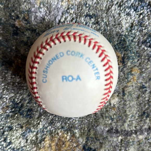 Autographed baseball by Cal Ripkin Jr. - Picture 3 of 4